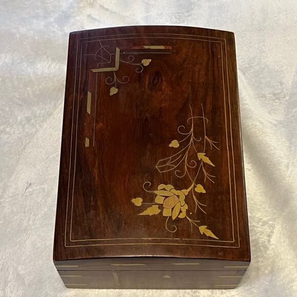 Vintage Beautiful Wooden Jewelry Box with Brass Inlay - 10” x 7” x 4.5” - Picture 5 of 11